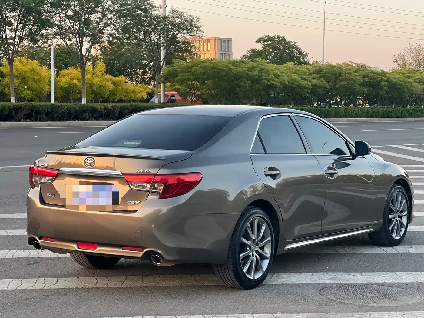 Toyota Reiz 2013 2.5V Premium Edition фото 17