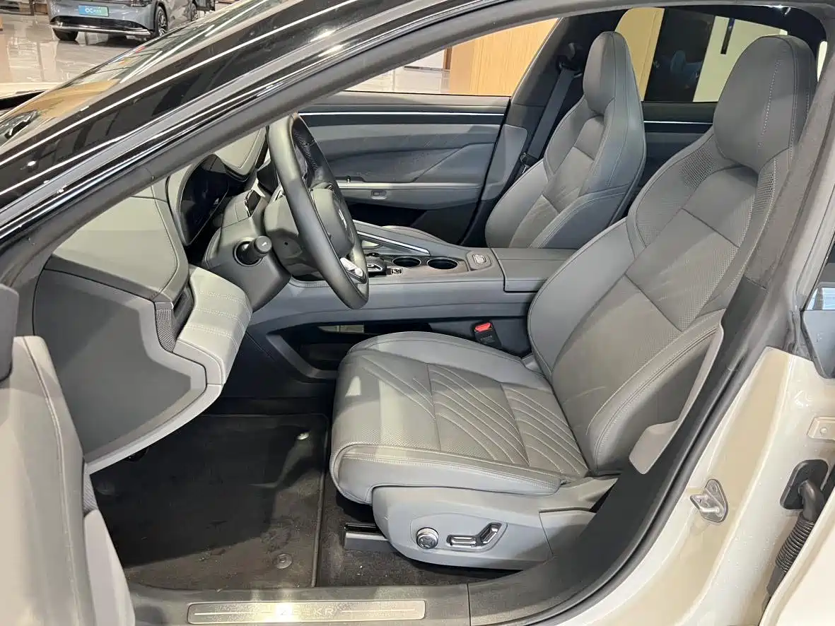 ZEEKR EXTREME KRYPTON 001