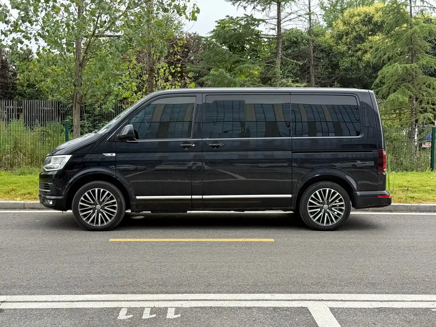Volkswagen Multivan 2020 2019 2.0TSI 4WD Premium 7-seater