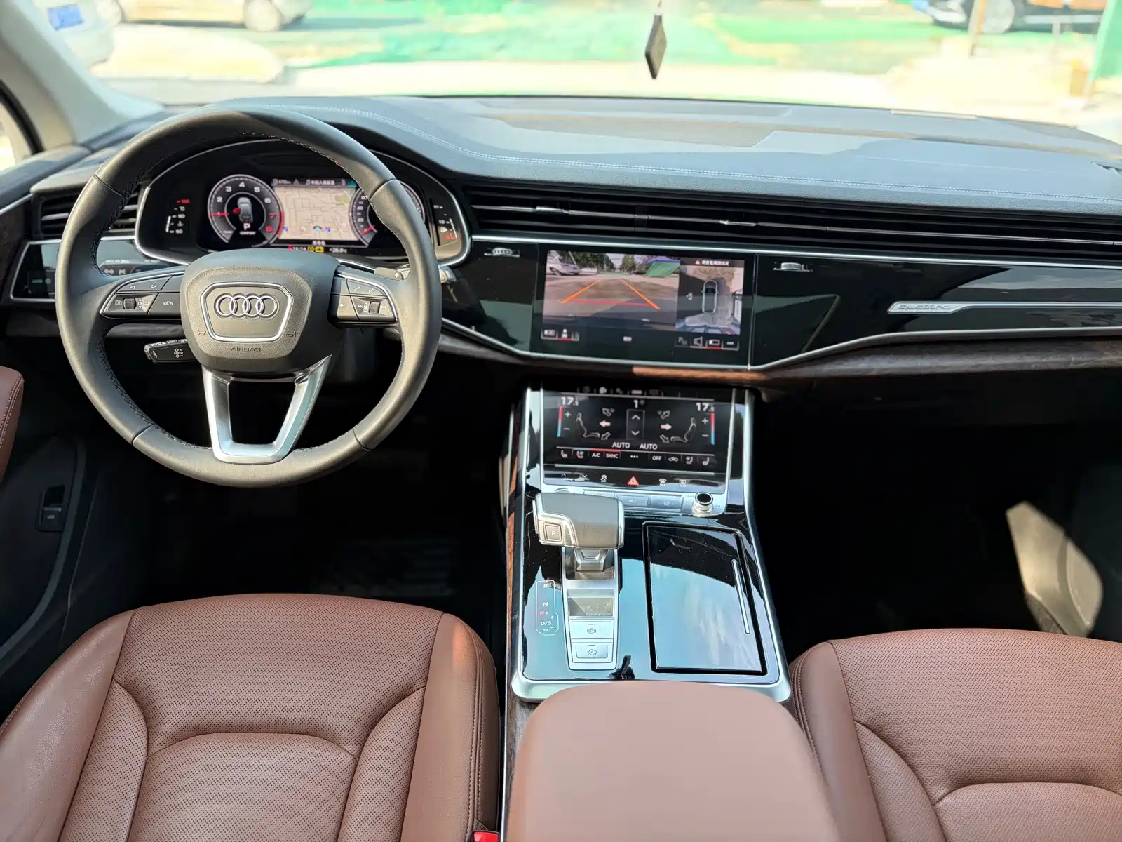 Photo 5 - Audi Q7