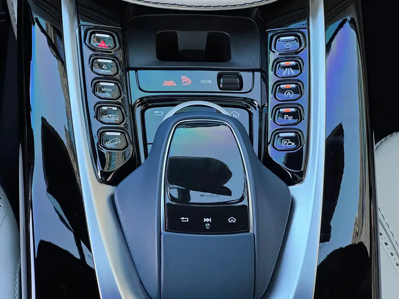 Aston Martin DBX 2024 2023 4.0T V8