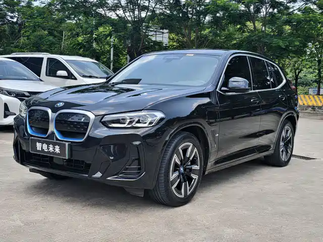 BMW iX3 Лидер