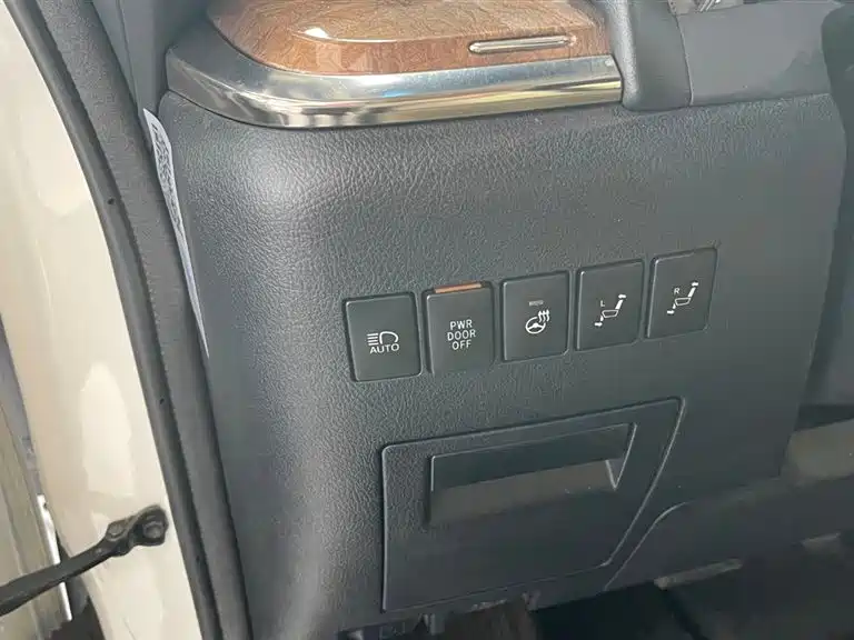 Toyota Alphard 2018 3.5L Premium фото 6