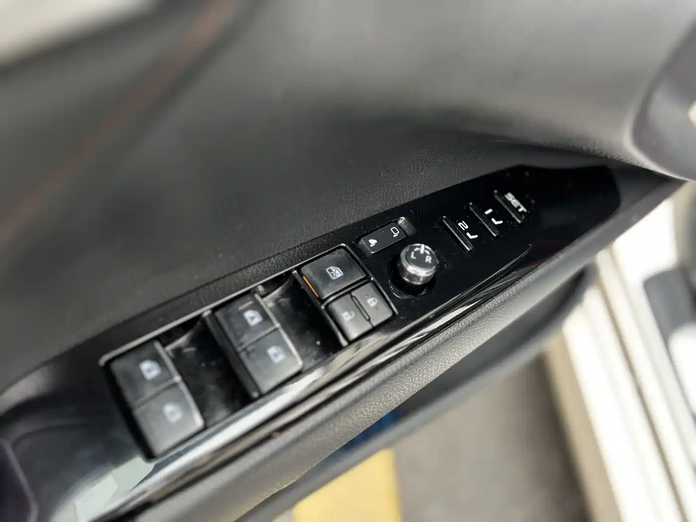 Toyota Camry 2018 2.5Q Flagship Edition фото 25