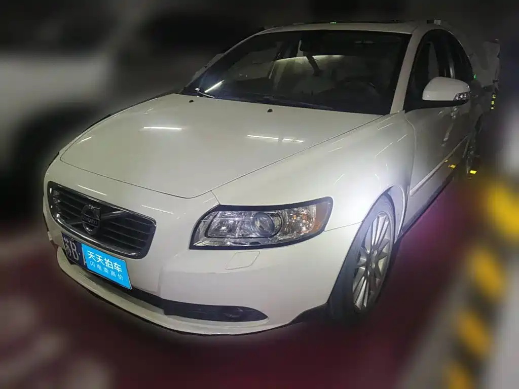 صورة 1 - Volvo S40