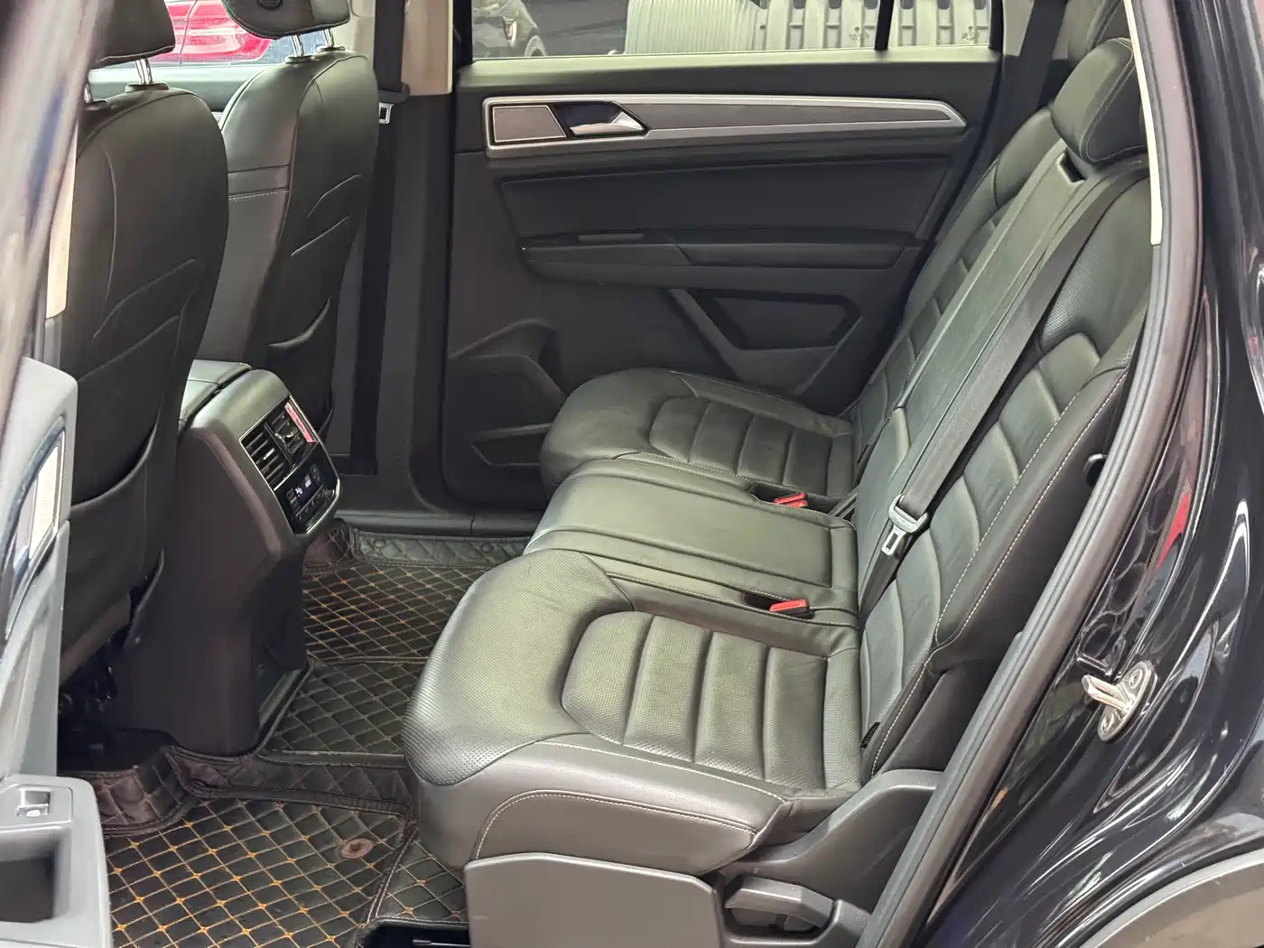 Volkswagen Teramont 2019 380TSI 4WD Luxury Edition China VI фото 6