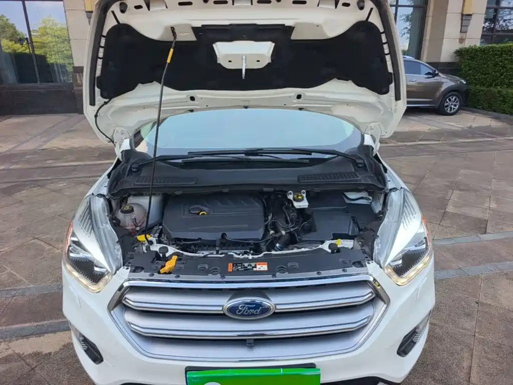 Фото 20 - Ford Kuga
