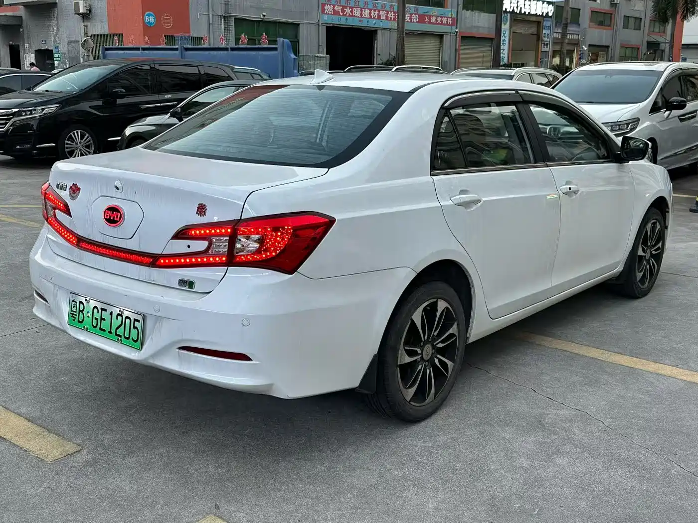 BYD Qin New Energy 2016 2015 1.5T Dual Crown Flagship Edition