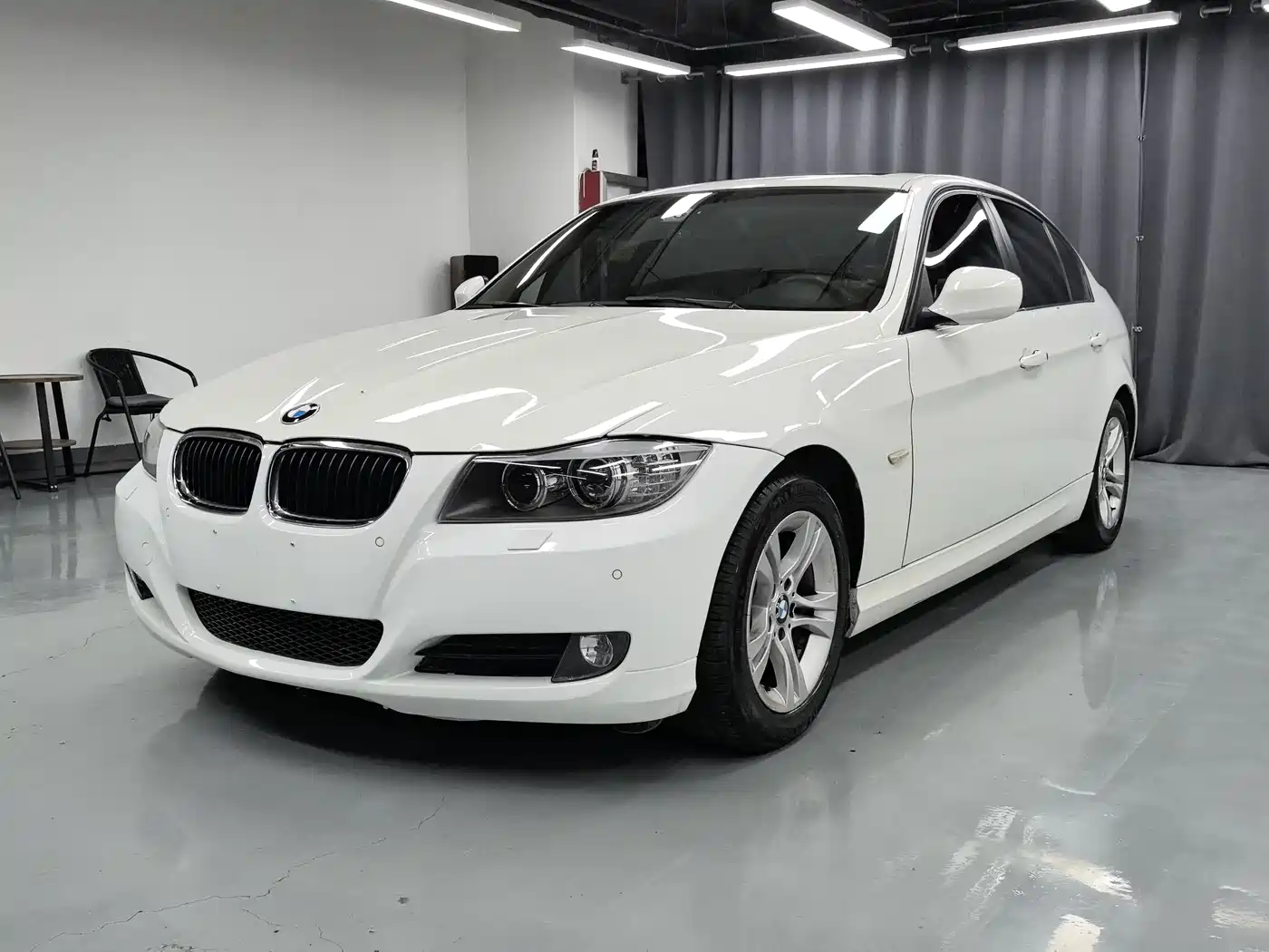 BMW 3 Series (Import) 2010 320i Luxury