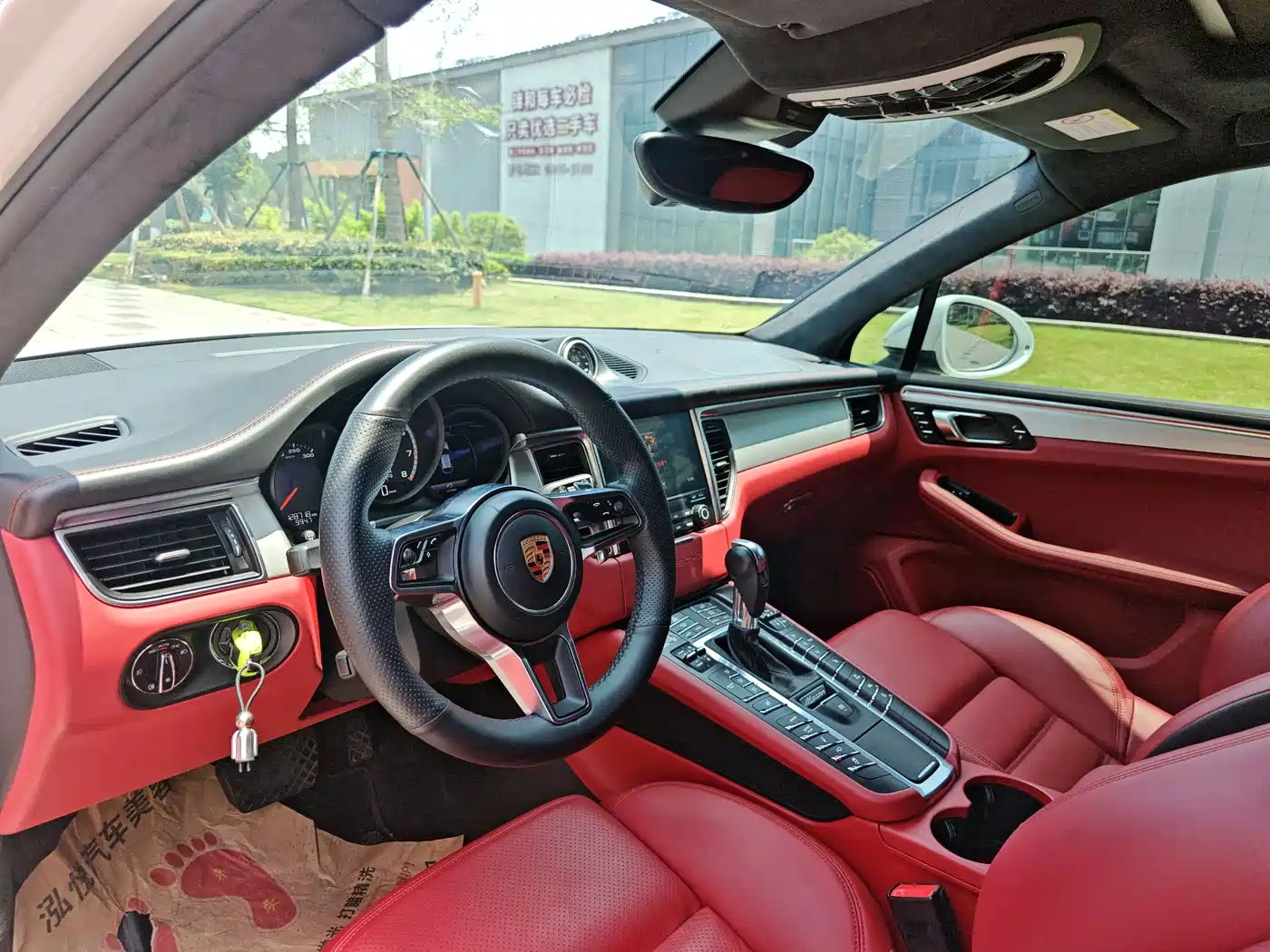 Porsche Macan 2016 Macan Turbo 3.6T фото 12
