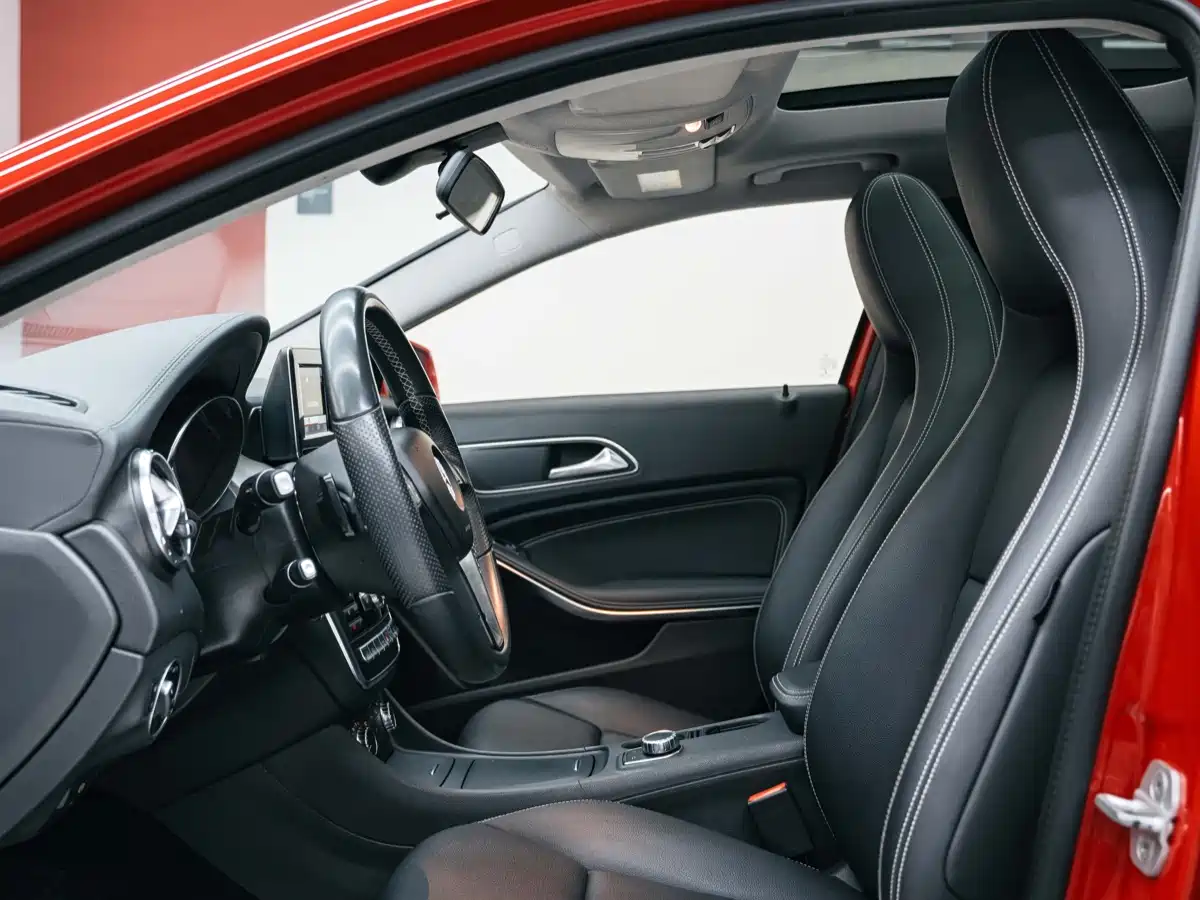 Mercedes-Benz GLA 2015 GLA 220 4MATIC Fashion Edition фото 9