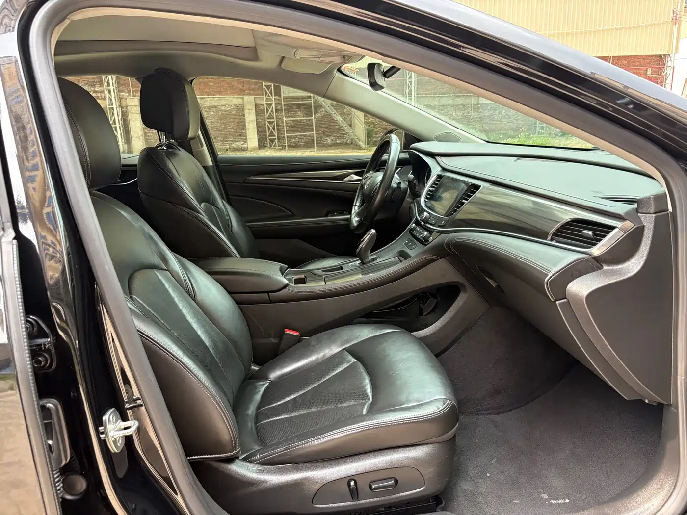 Buick LaCrosse 2018 Model 20T Elite Edition фото 15