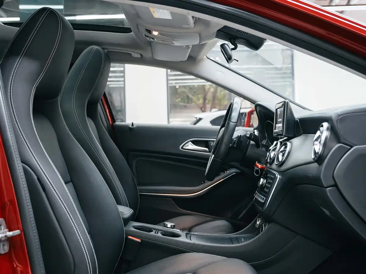 Mercedes-Benz GLA 2015 GLA 220 4MATIC Fashion Edition фото 11