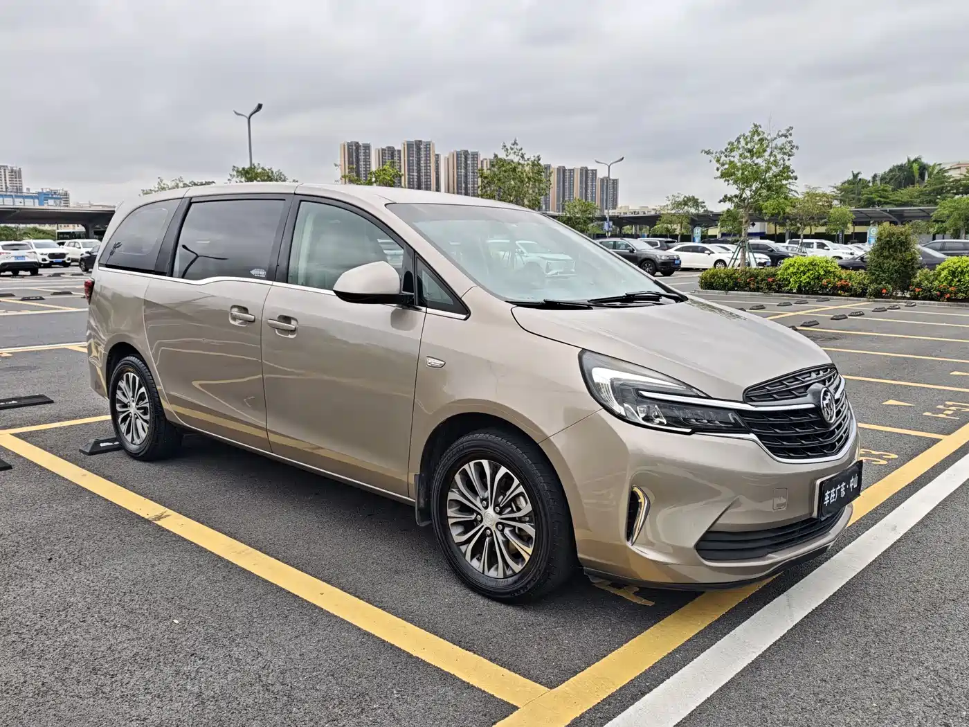 Buick GL8 2022 Land Business Class 652T Comfort фото 3