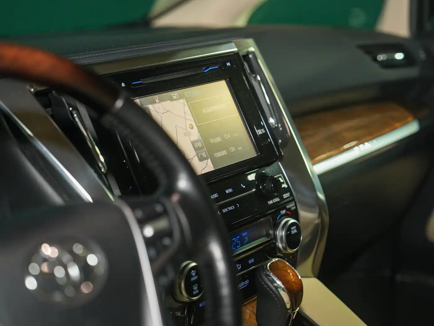 Toyota Alphard 2018 3.5L Premium фото 15