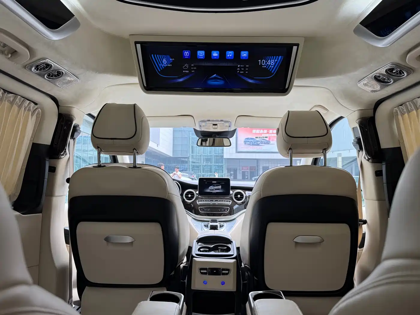 Mercedes-Benz V-Class 2018 V 260 L Premium Long Wheelbase Edition China VI фото 12