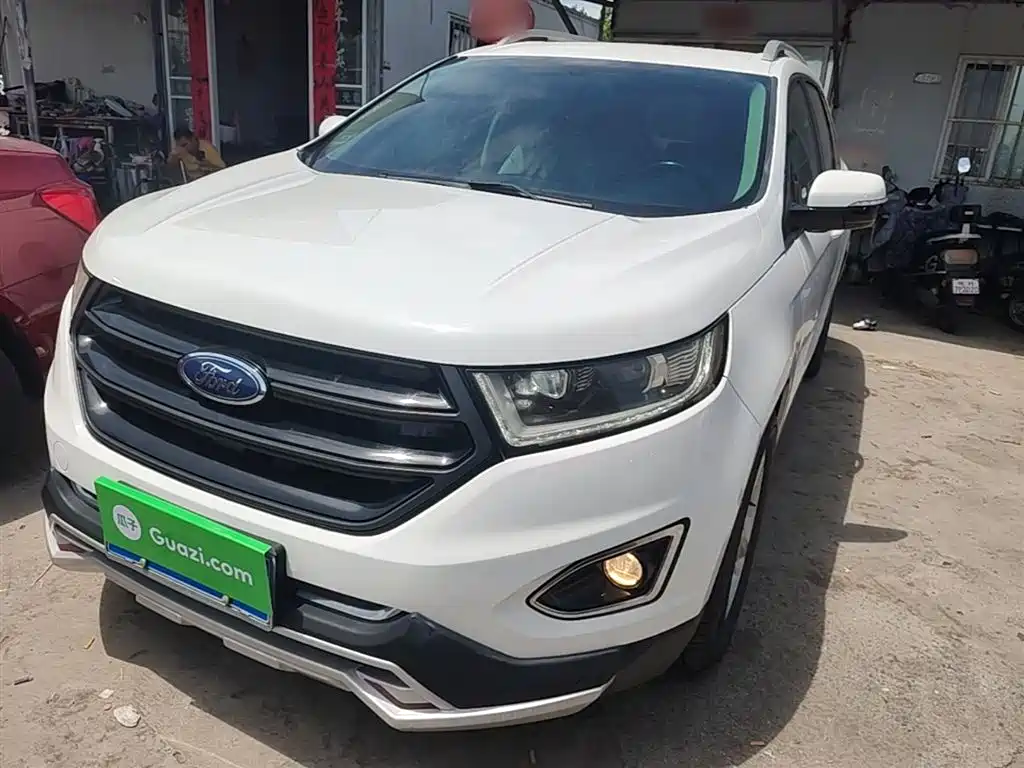 Фото 2 - Ford Edge