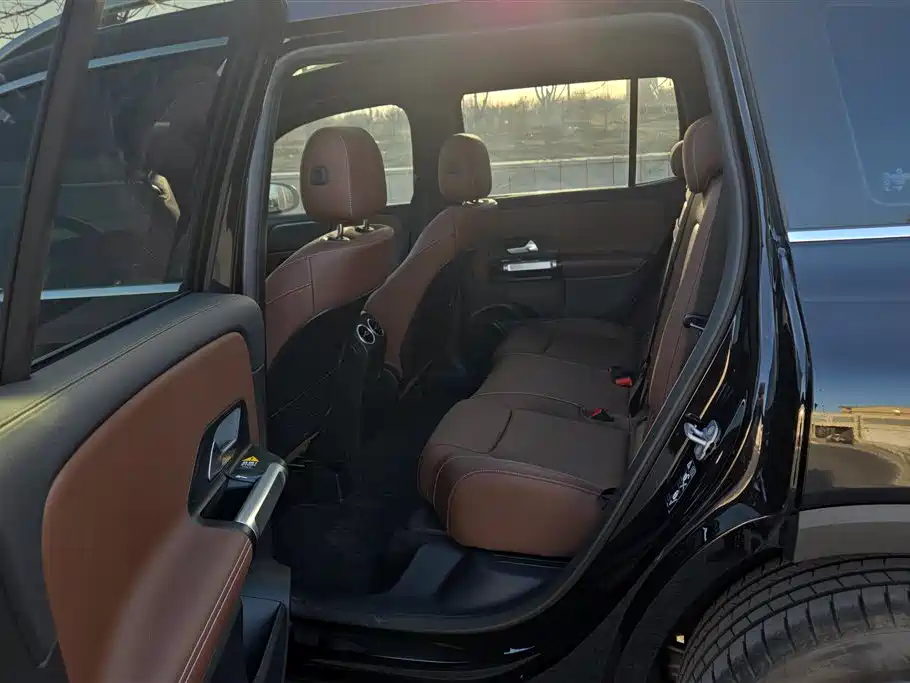 MERCEDES-BENZ GLB