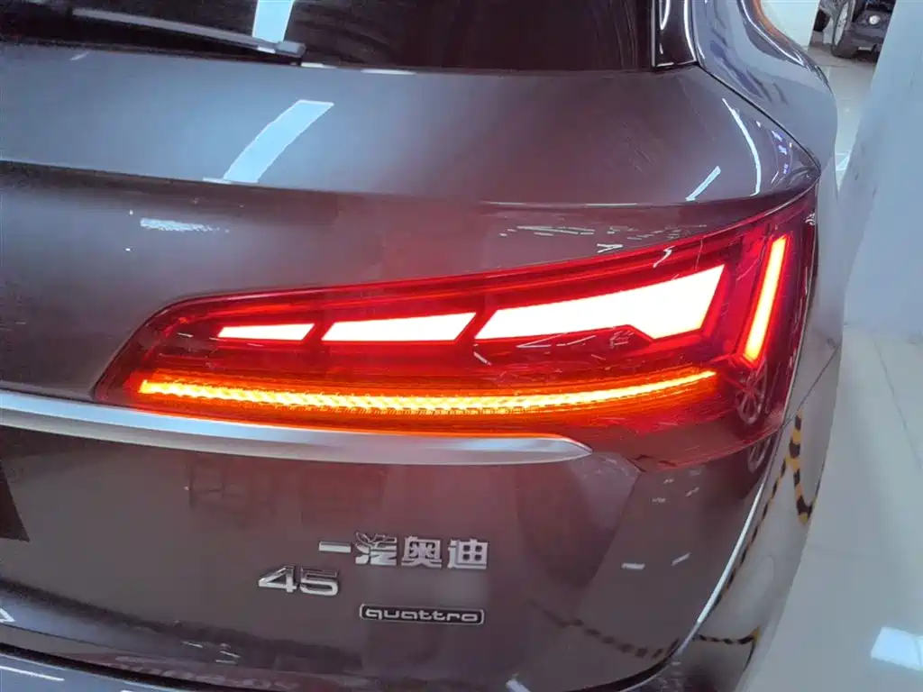 Audi Q5L 2022 Facelift 45T Luxury Dynamic фото 8