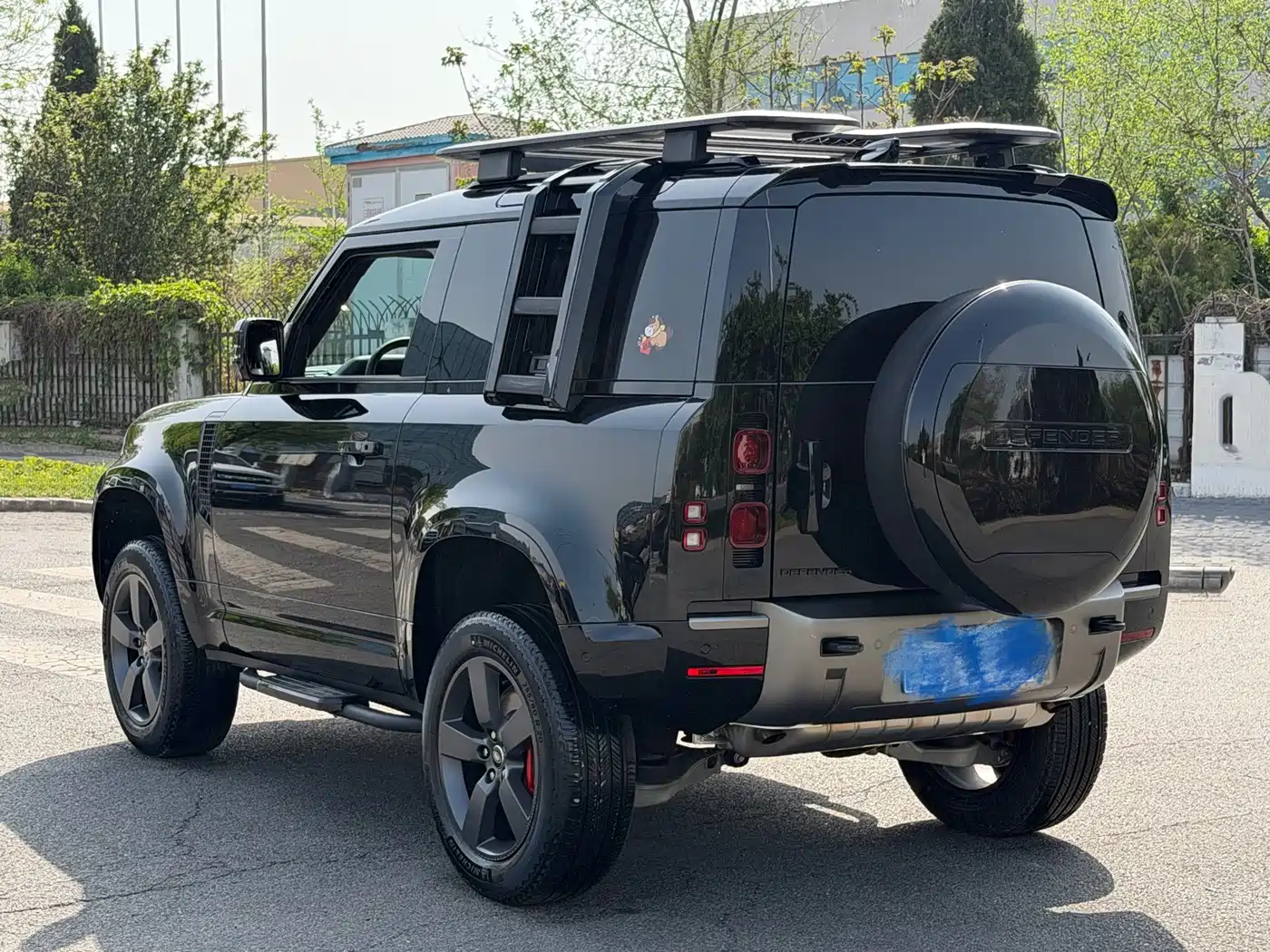 Land Rover Defender 2025 90 3.0T P400 X-Dynamic HSE фото 10