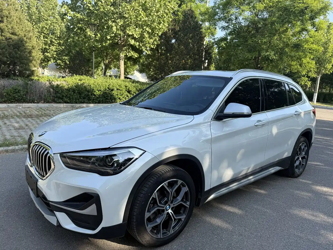 BMW X1 2022 sDrive20Li Fashion фото 2