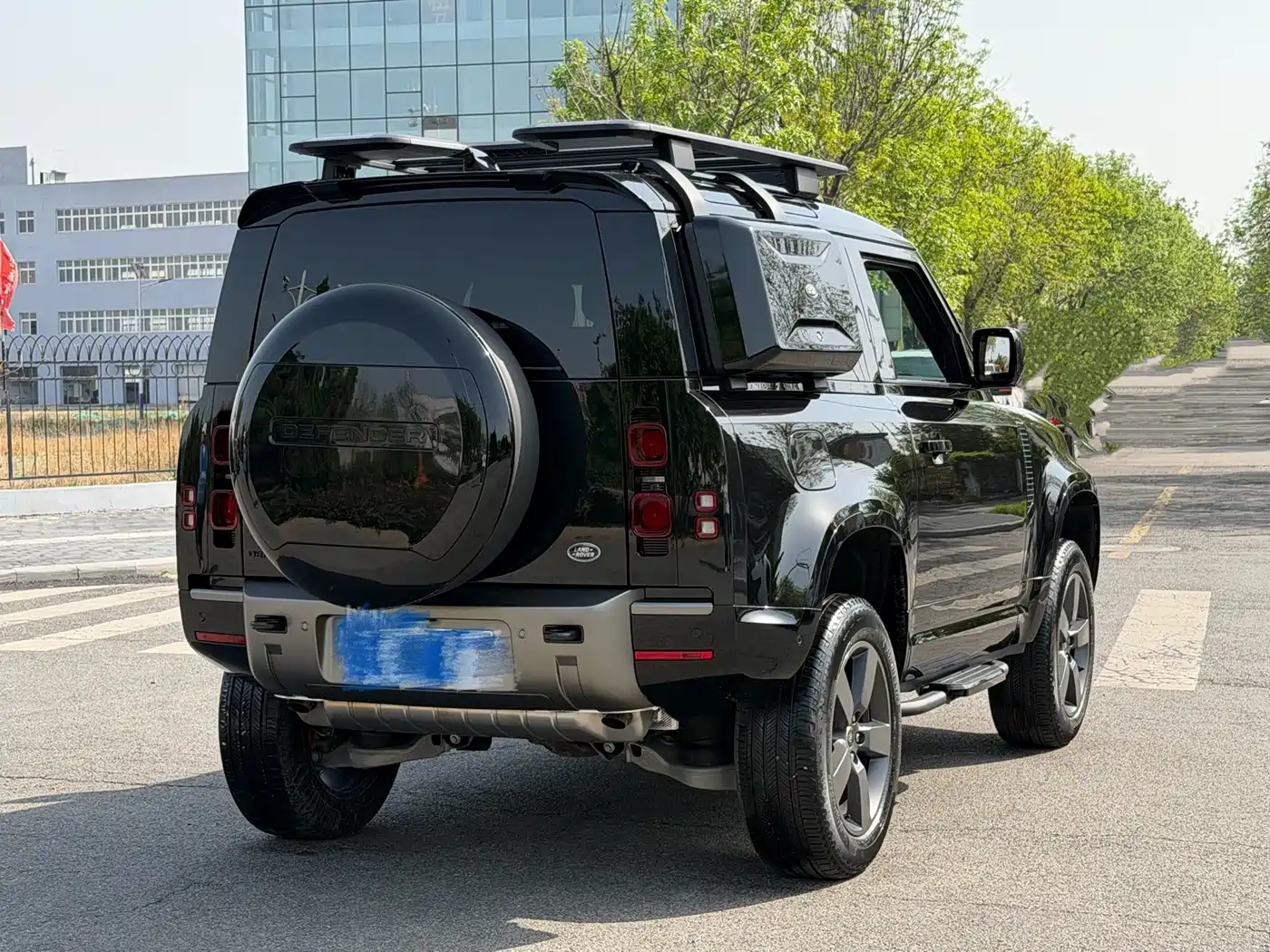 Land Rover Defender 2025 90 3.0T P400 X-Dynamic HSE фото 12