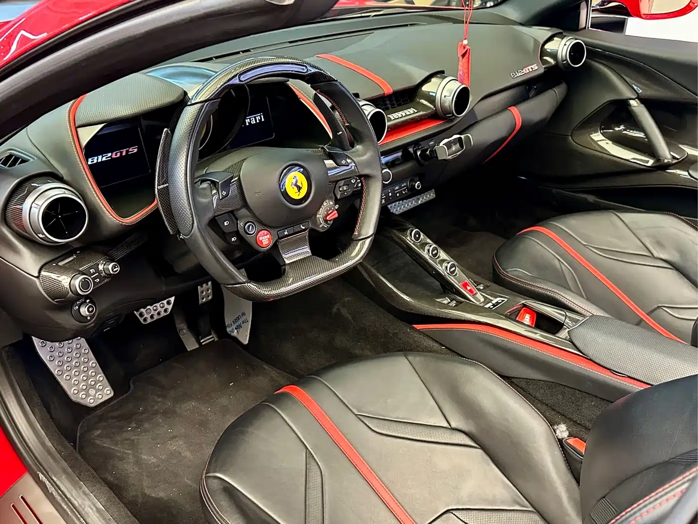 FERRARI 812
