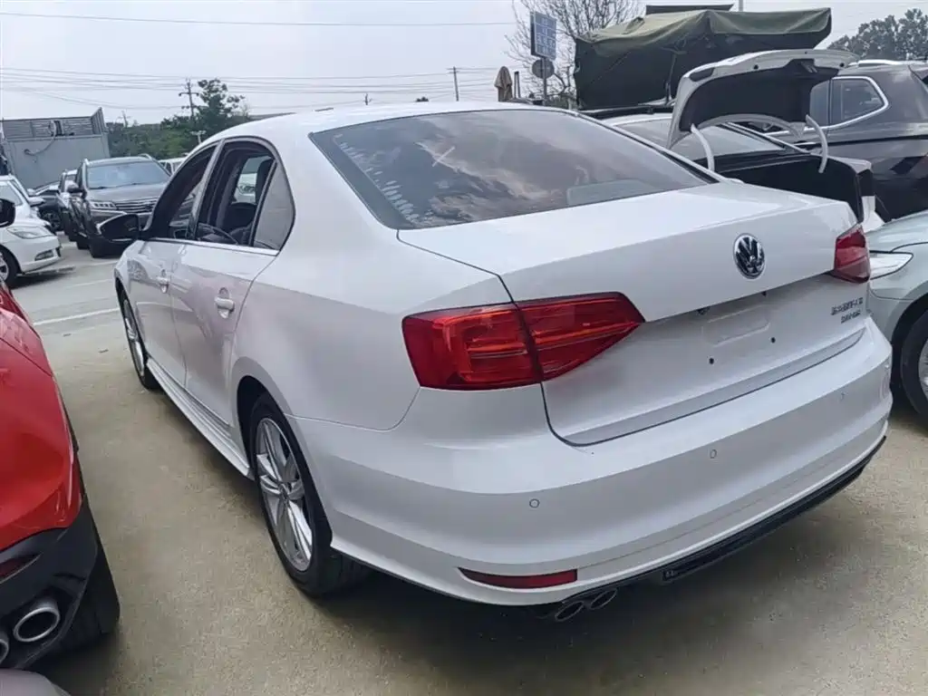 Volkswagen Sagitar 2018 280TSI DSG Spark Edition фото 5