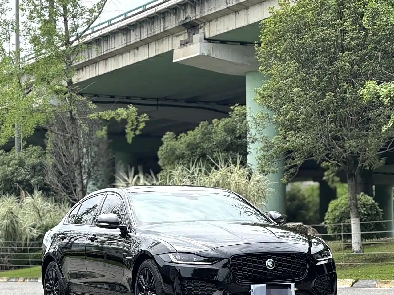 Jaguar XEL 2024 Model 2.0T 250PS R-DYNAMIC S Gloss Black Sport Edition фото 3