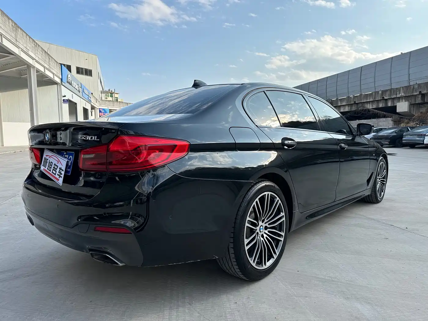 BMW 5 Series 2018 Facelift 530Li Leading M Sport Package фото 9