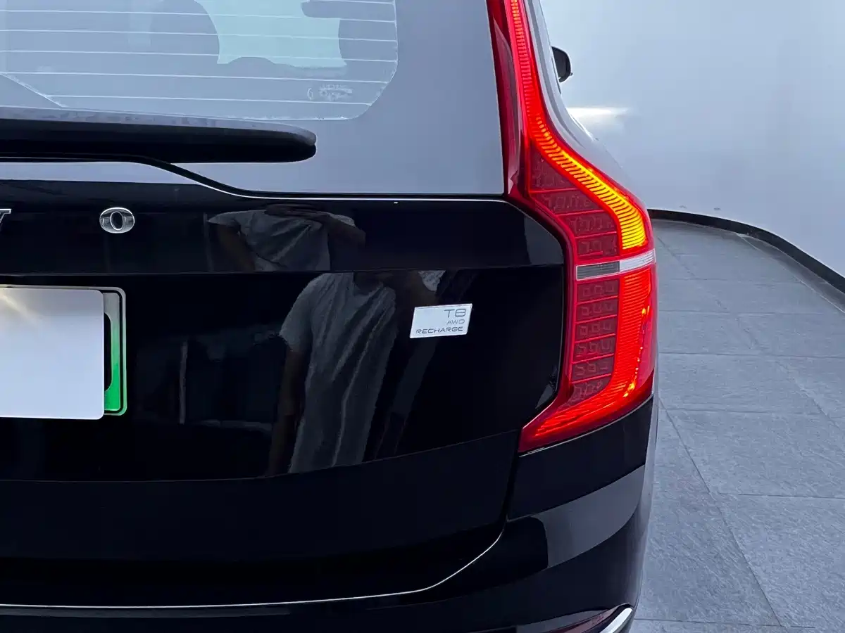 Volvo XC90 Plug-in Hybrid 2024 2024 T8 Premium Luxury 7-Seater