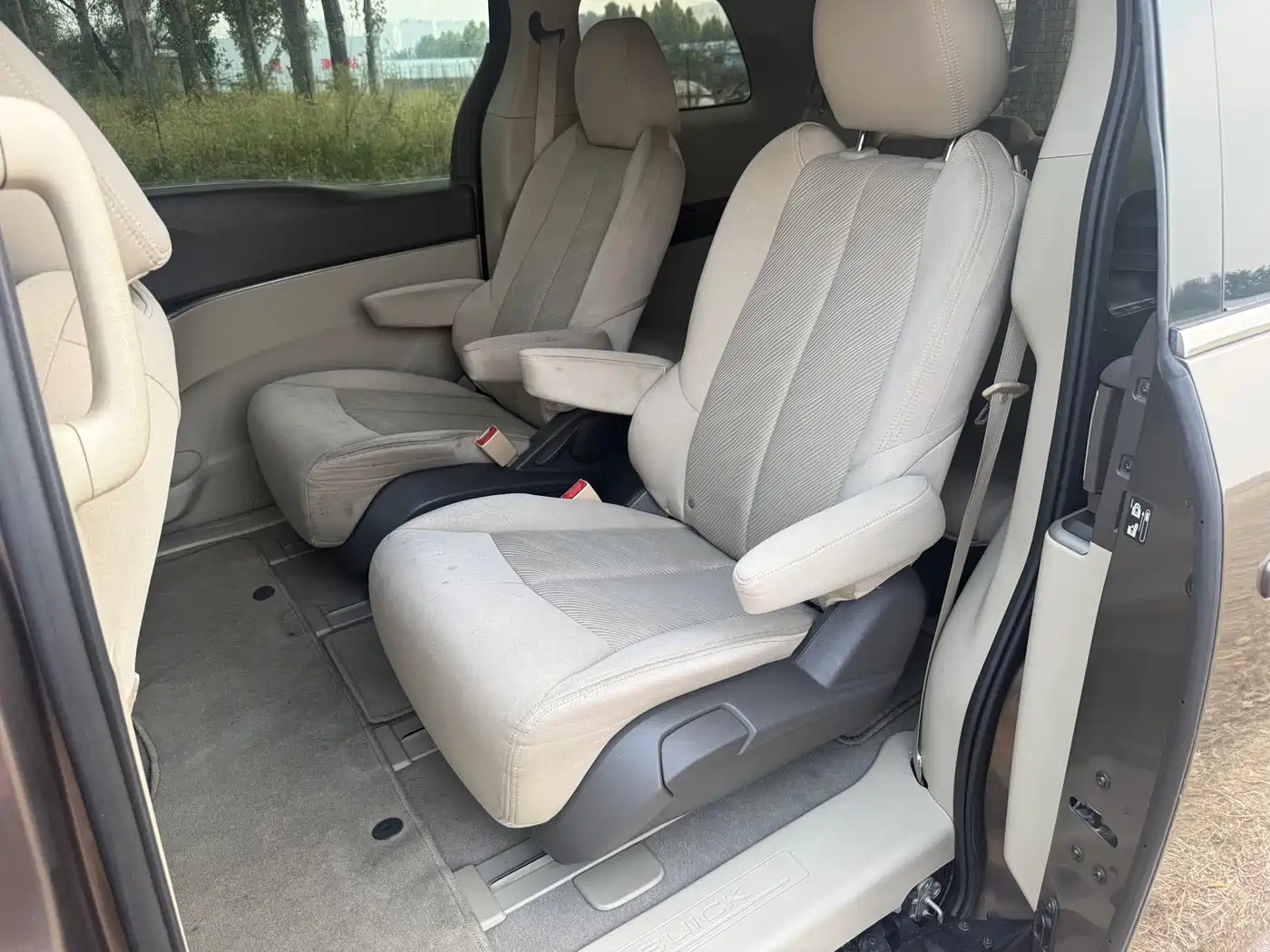 Buick GL8 2011 2011 2.4L CT Luxury Business Comfort Edition