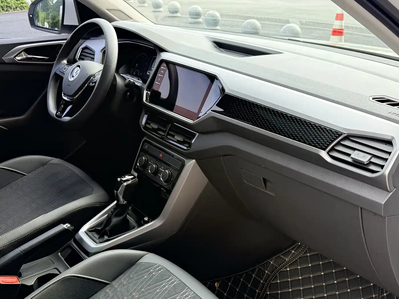 Volkswagen T-Cross 2021 280TSI DSG Comfort Edition фото 11