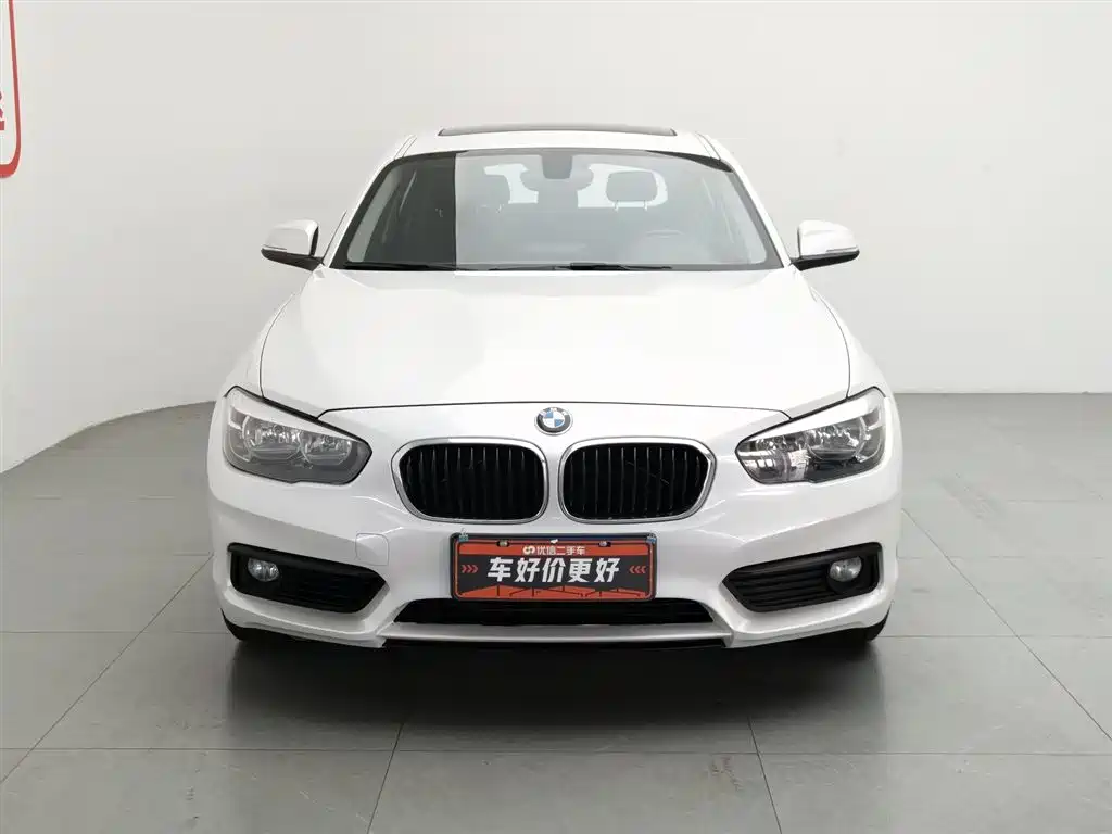 BMW 1 Series (Import) 2018 118i Leading фото 3
