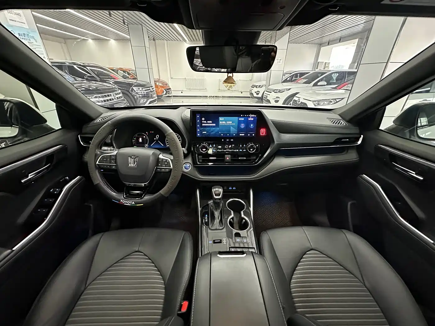 Toyota Crown Kluger 2022 2.5L HEV 4WD Premium Edition фото 11