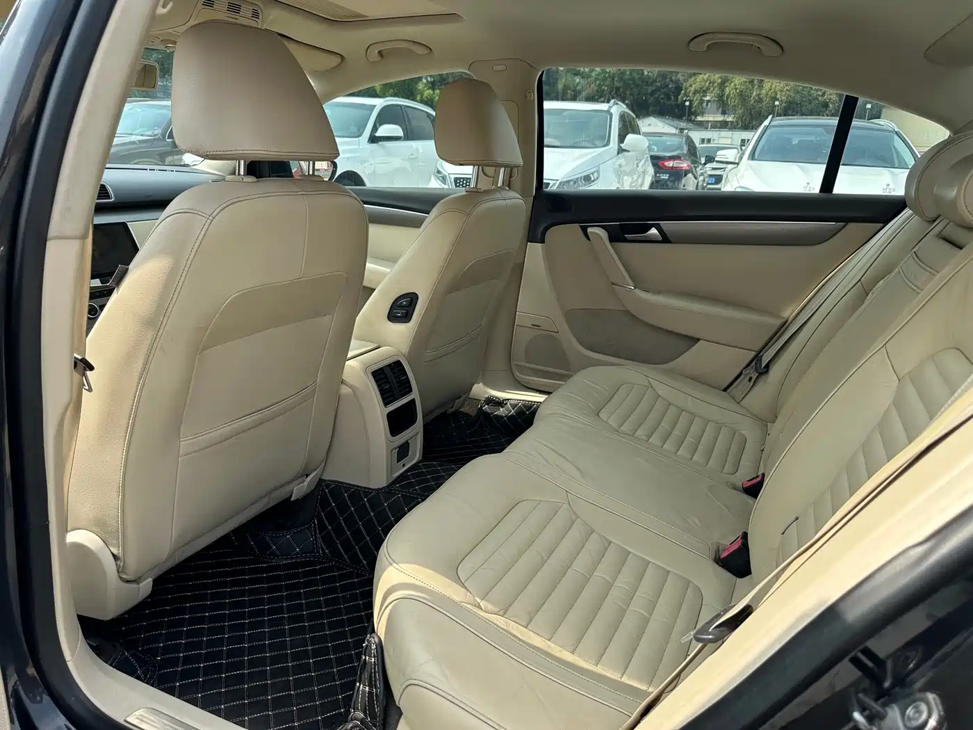 Volkswagen Magotan 2012 Facelift 1.8TSI Leading фото 9