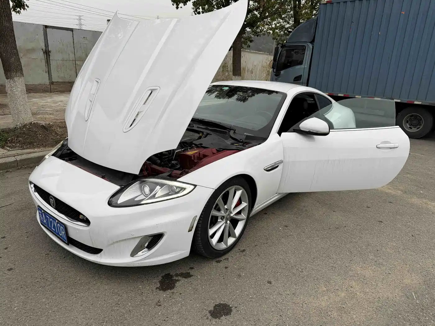 Jaguar XK 2012 XKR 5.0L Supercharged Coupe фото 4