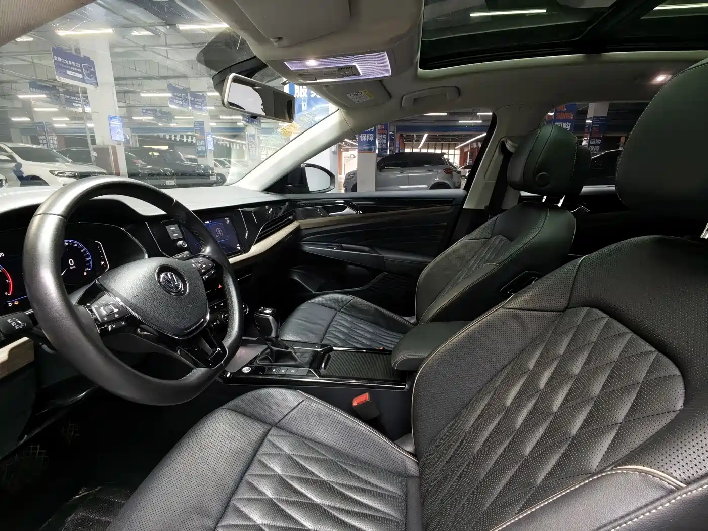 Volkswagen Passat 2019 330TSI Luxury Edition China VI фото 5