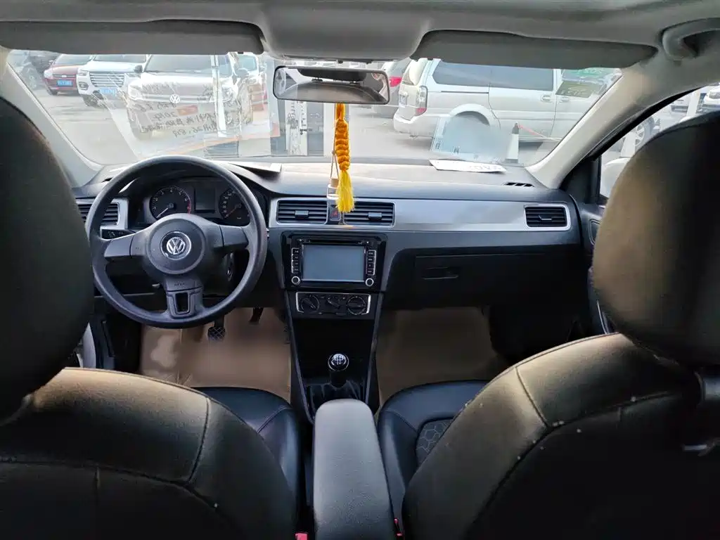 Volkswagen Santana 2013 1.6L Manual Comfort Edition фото 13