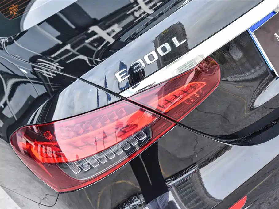 Mercedes-Benz E-Class 2022 E 300 L Sport Fashion фото 18