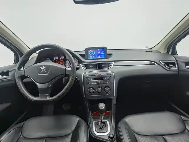 Peugeot 308 2014 Model Joy Edition Classic 1.6L Automatic Superior Style — фото 5