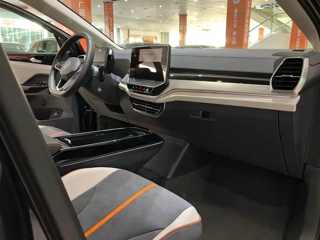 VOLKSWAGEN ID.6 CROZZ