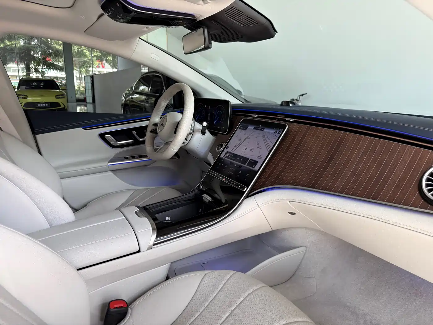 Mercedes-Benz EQE 2022 350 Luxury Edition фото 18