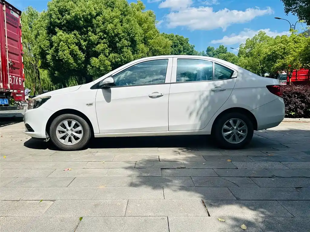 Chevrolet Sail 2015 Sail 3 1.3L Manual Ideal Edition фото 9