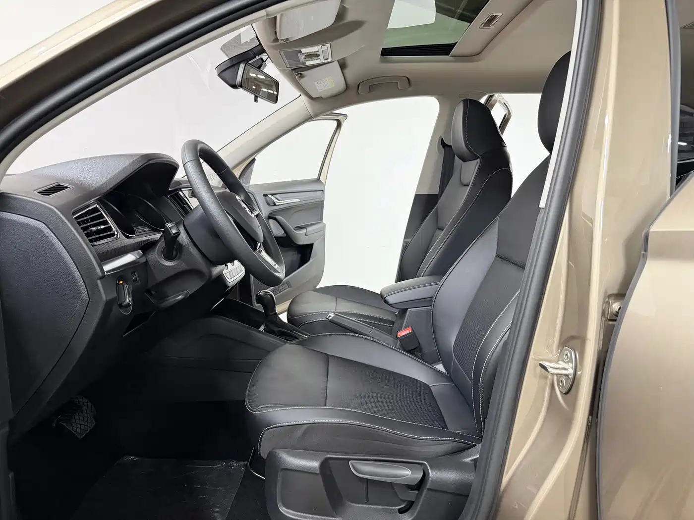 Škoda Kamiq 2022 1.5L Automatic Comfort Edition фото 7