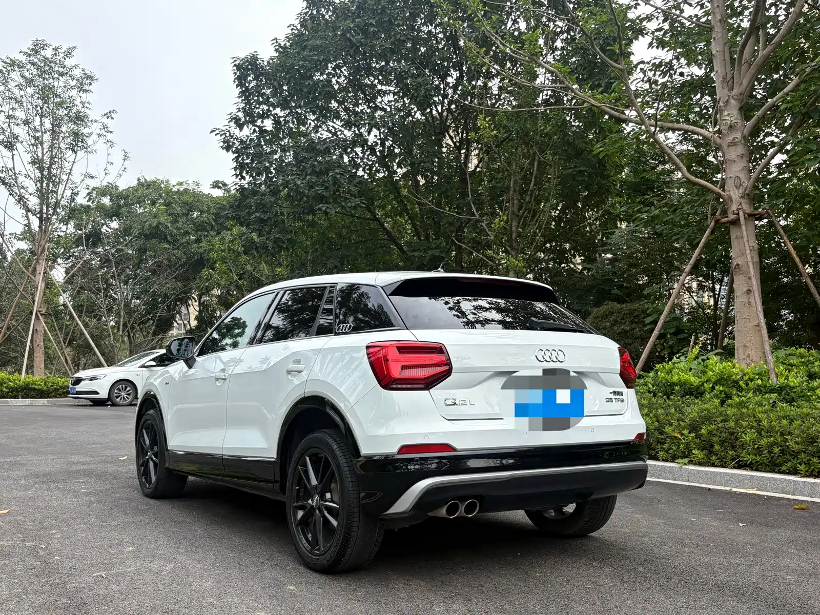 Photo 4 - Audi Q2L