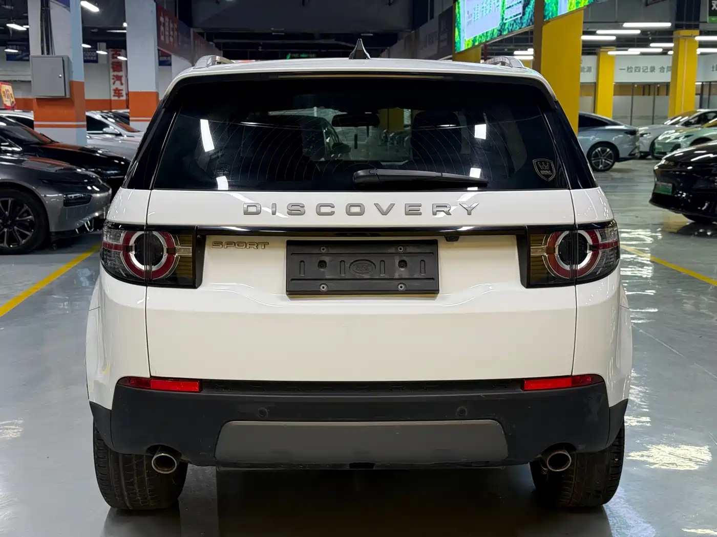 Land Rover Discovery Sport 2019 240PS SE Edition China V фото 6