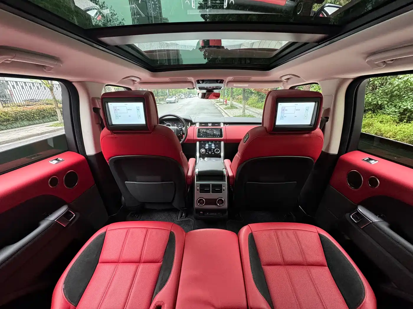Land Rover Range Rover Sport 2021 3.0 L6 Gloss Black Edition фото 9
