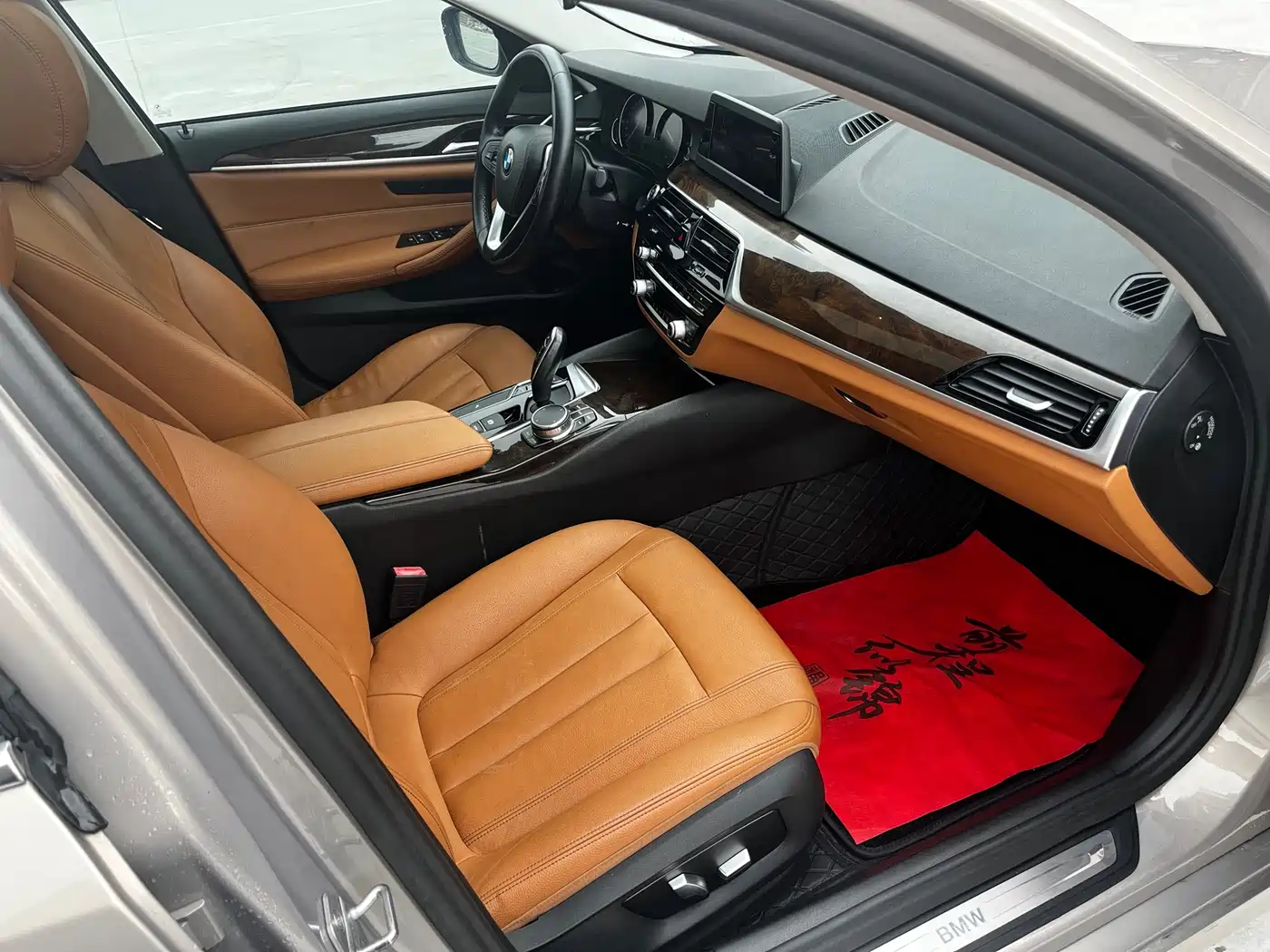 BMW 5 Series 2018 528Li Launch Special Edition фото 18