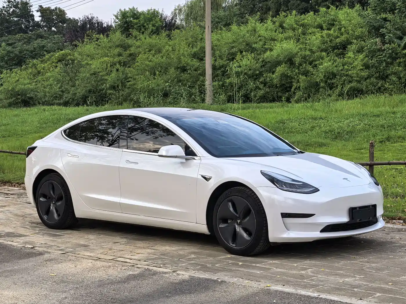 Photo 3 - Tesla Model 3